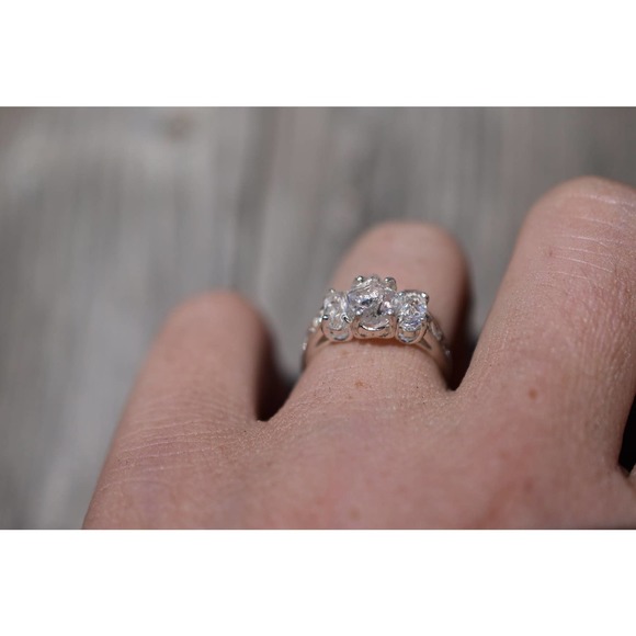 Raw Crystal Ring, Raw Stone Ring, Rings for Women, Stacking Ring, Raw Ge… - Picture 5 of 7